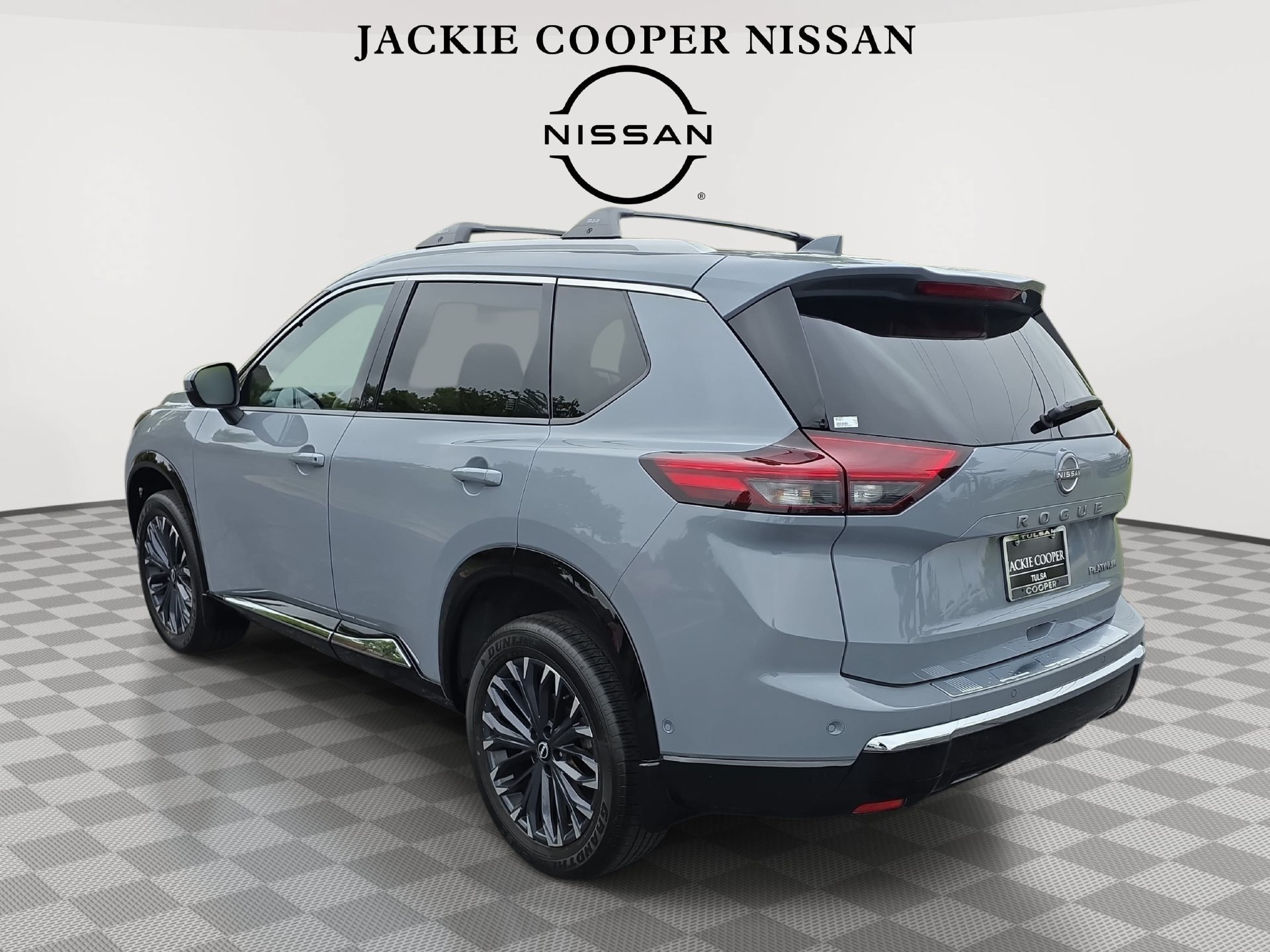 Used 2025 Nissan Rogue Platinum FWD image 7
