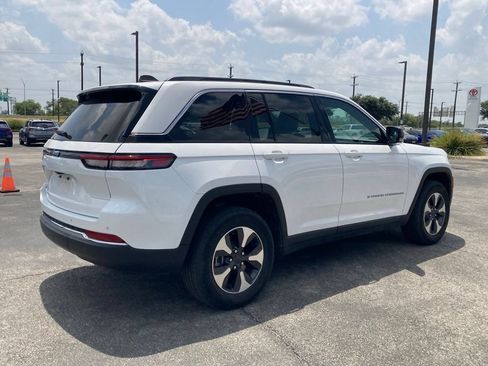 Used 2024 Jeep Grand Cherokee Limited 4xe AWD/4WD image 4