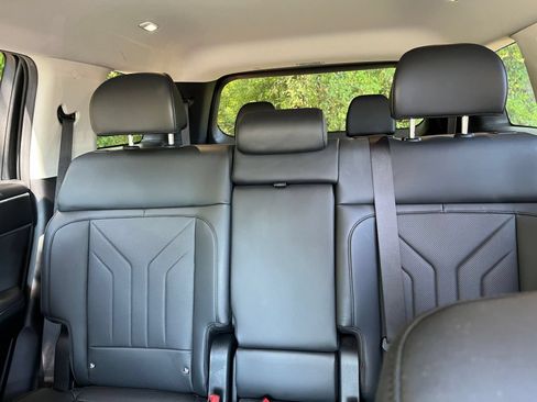 Used 2025 Hyundai Santa Fe SEL FWD image 40
