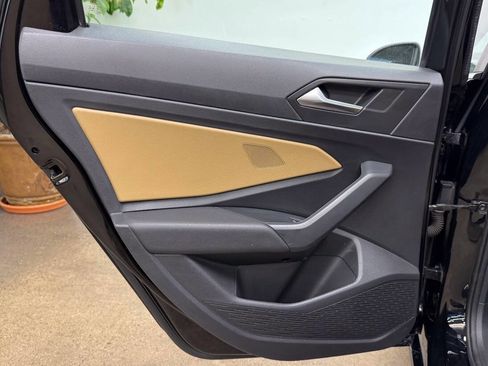 Used 2019 Volkswagen Jetta SE w/ Cold Weather Package image 59