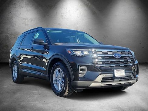 New 2026 Ford Explorer Active RWD image 2