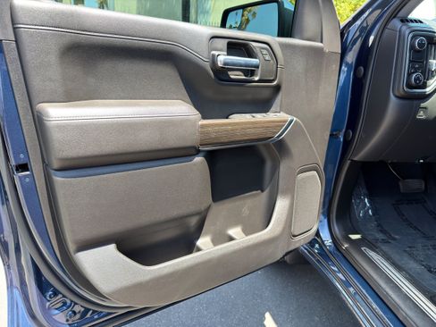 Used 2022 Chevrolet Silverado 1500 LT RWD image 24