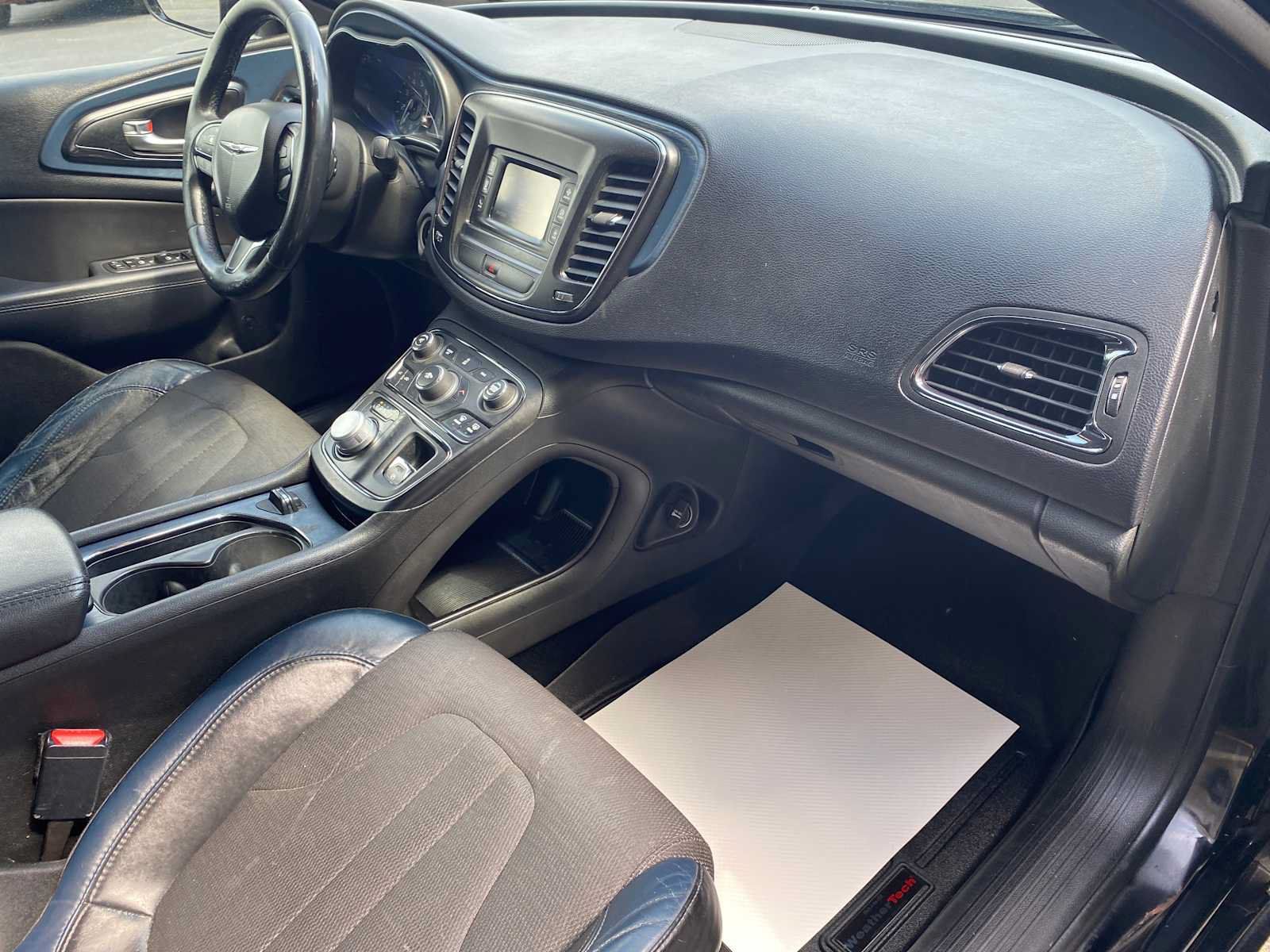 Used 2015 Chrysler 200 S FWD image 23