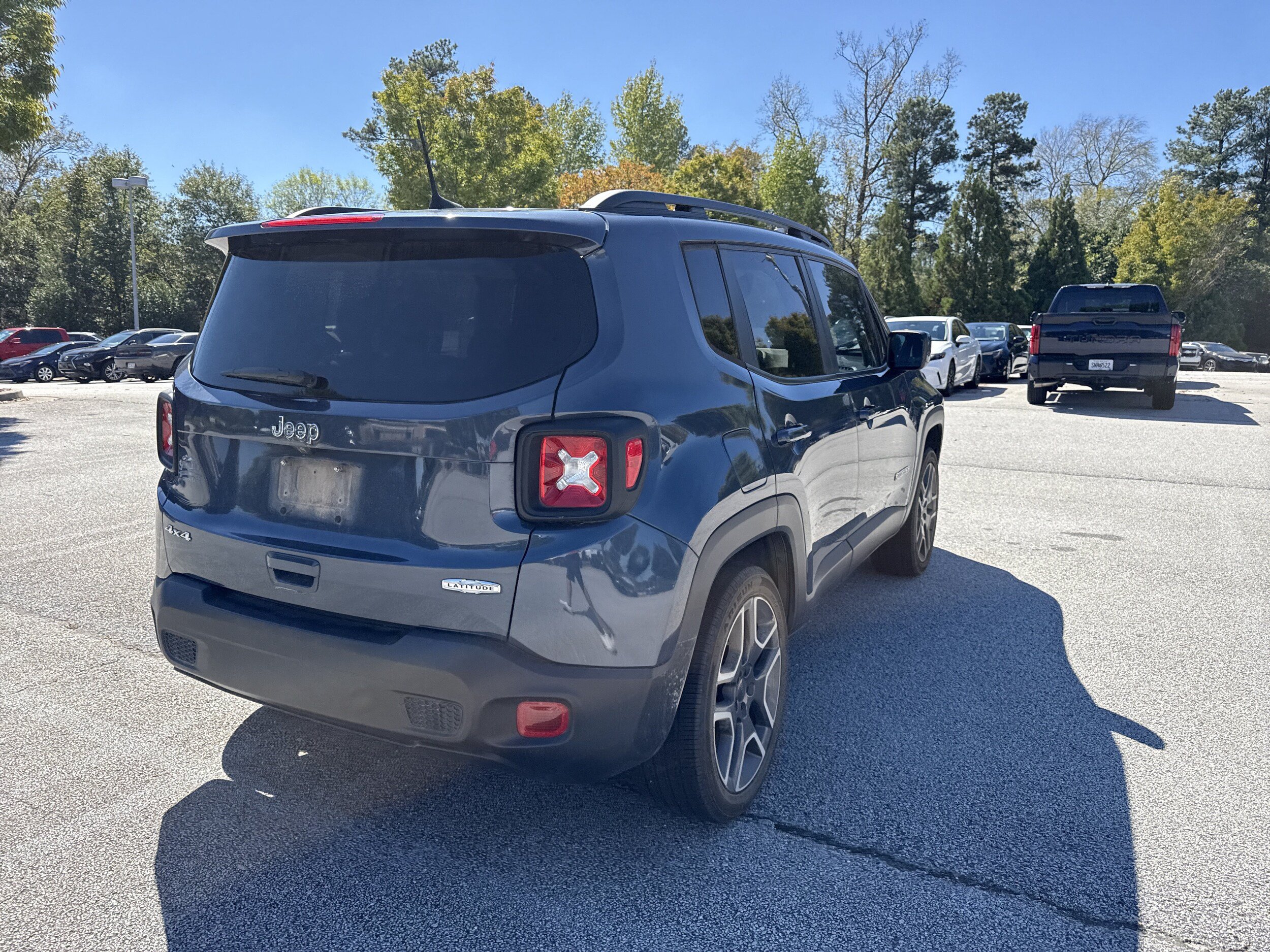 Used 2020 Jeep Renegade Latitude w/ Cold Weather Group AWD/4WD image 6