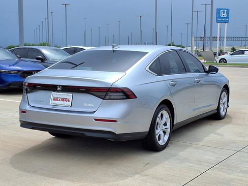 Used 2025 Honda Accord LX image 7
