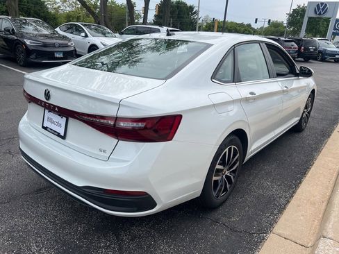 Used 2025 Volkswagen Jetta SE w/ Sunroof Package FWD image 6