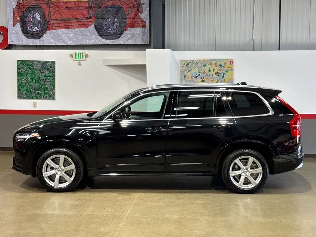 Used 2022 Volvo XC90 T5 Momentum AWD/4WD image 4