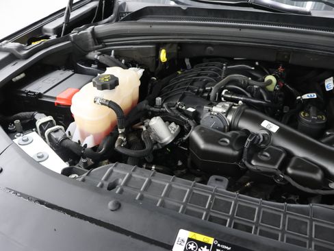 Used 2023 Jeep Grand Cherokee L Laredo AWD/4WD image 18