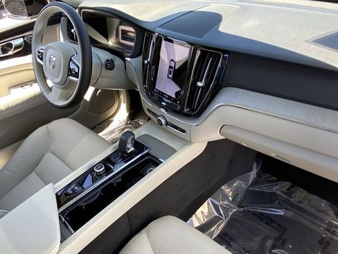 Used 2025 Volvo XC60 T8 Plus image 13