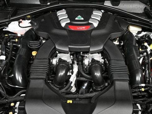 Used 2024 Alfa Romeo Giulia Quadrifoglio image 34