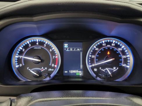 Used 2017 Toyota Highlander SE FWD image 20