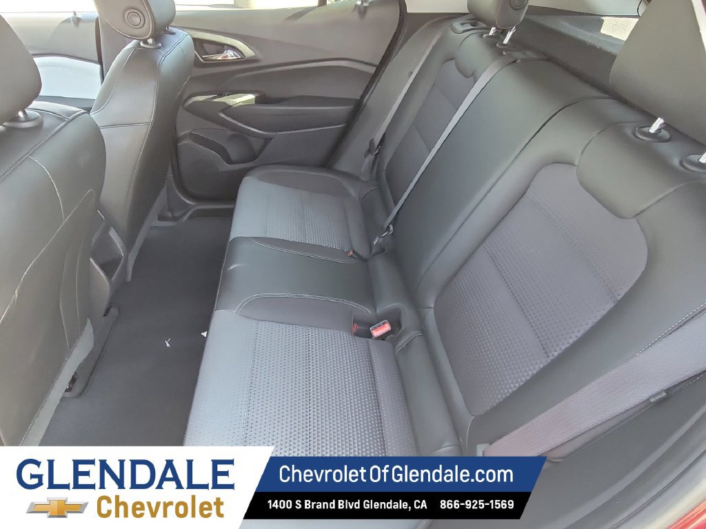 Used 2025 Chevrolet Trax LT FWD image 13
