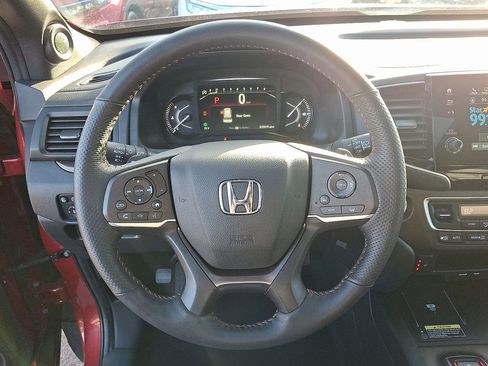 Used 2025 Honda Passport TrailSport image 19