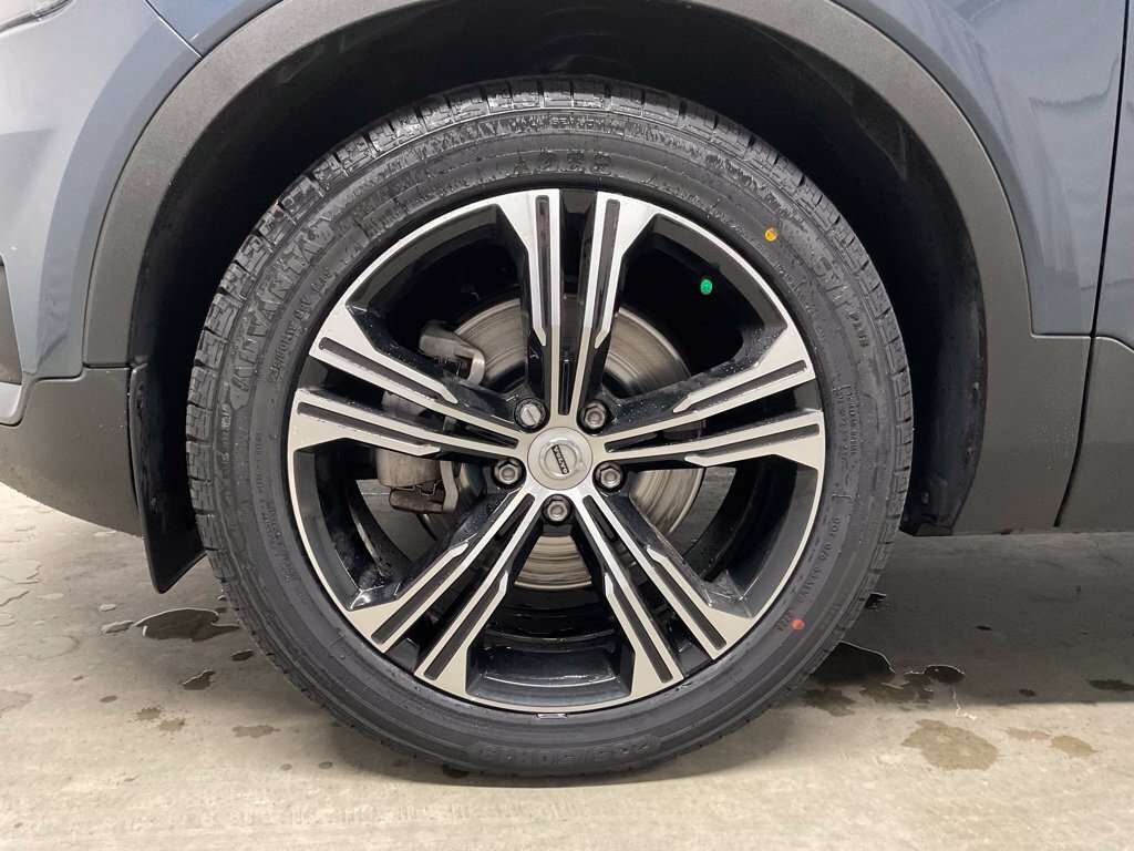 Used 2020 Volvo XC40 T5 Inscription w/ Protection Package Premier AWD/4WD image 16
