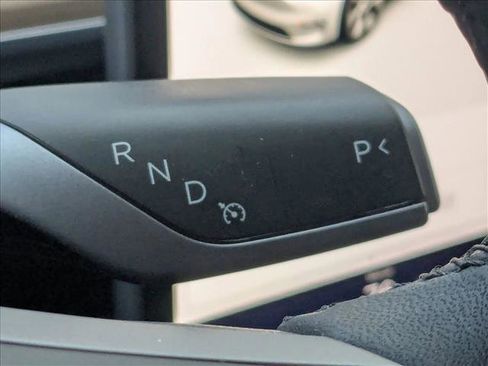 Used 2021 Tesla Model Y Long Range image 12