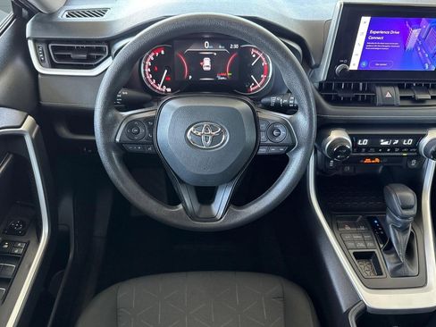 Used 2025 Toyota RAV4 XLE AWD/4WD image 27