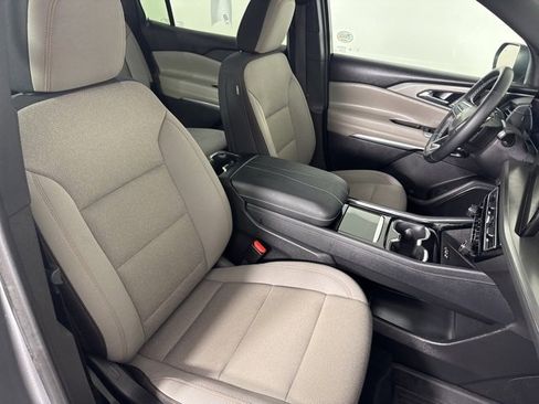 Used 2024 Chevrolet Traverse LT image 14
