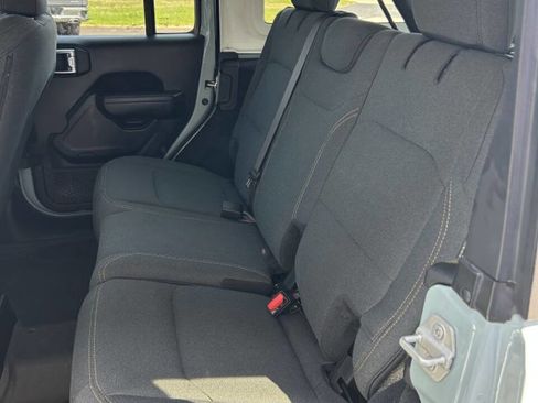 Used 2024 Jeep Wrangler Unlimited Sport image 19