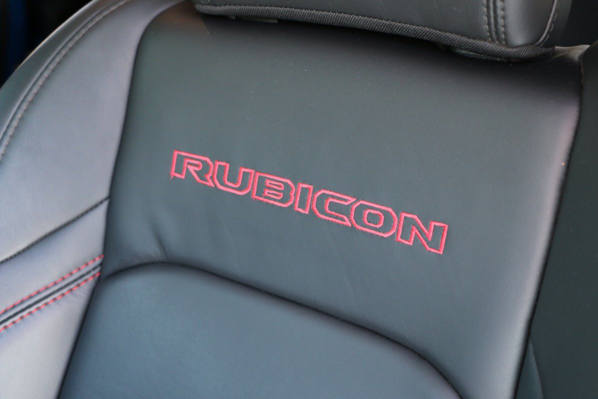 Used 2025 Jeep Gladiator Rubicon AWD/4WD image 27
