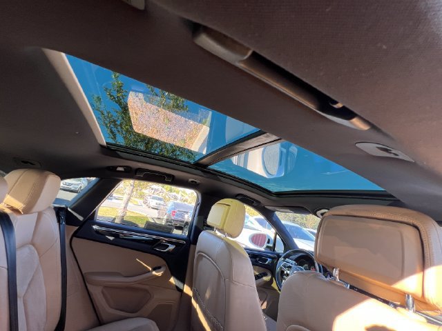 Used 2018 Porsche Macan AWD/4WD image 23