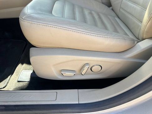Used 2015 Ford Fusion Energi SE FWD image 22