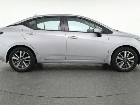 Used 2025 Nissan Versa SV FWD image 11