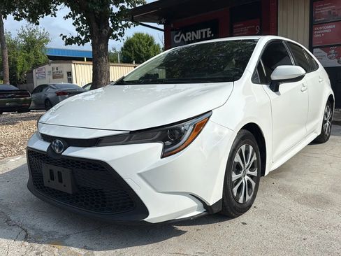 Used 2022 Toyota Corolla LE FWD image 1