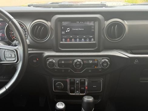 Used 2022 Jeep Wrangler Unlimited Sport AWD/4WD image 16