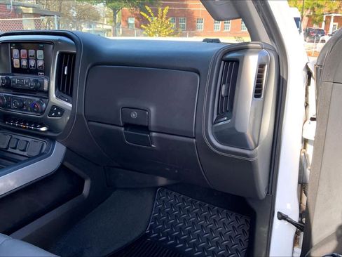 Used 2018 Chevrolet Silverado 2500 LTZ w/ Duramax Plus Package image 17