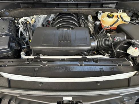 Used 2022 GMC Yukon SLE w/ Gmc Pro Safety Plus Package AWD/4WD image 38