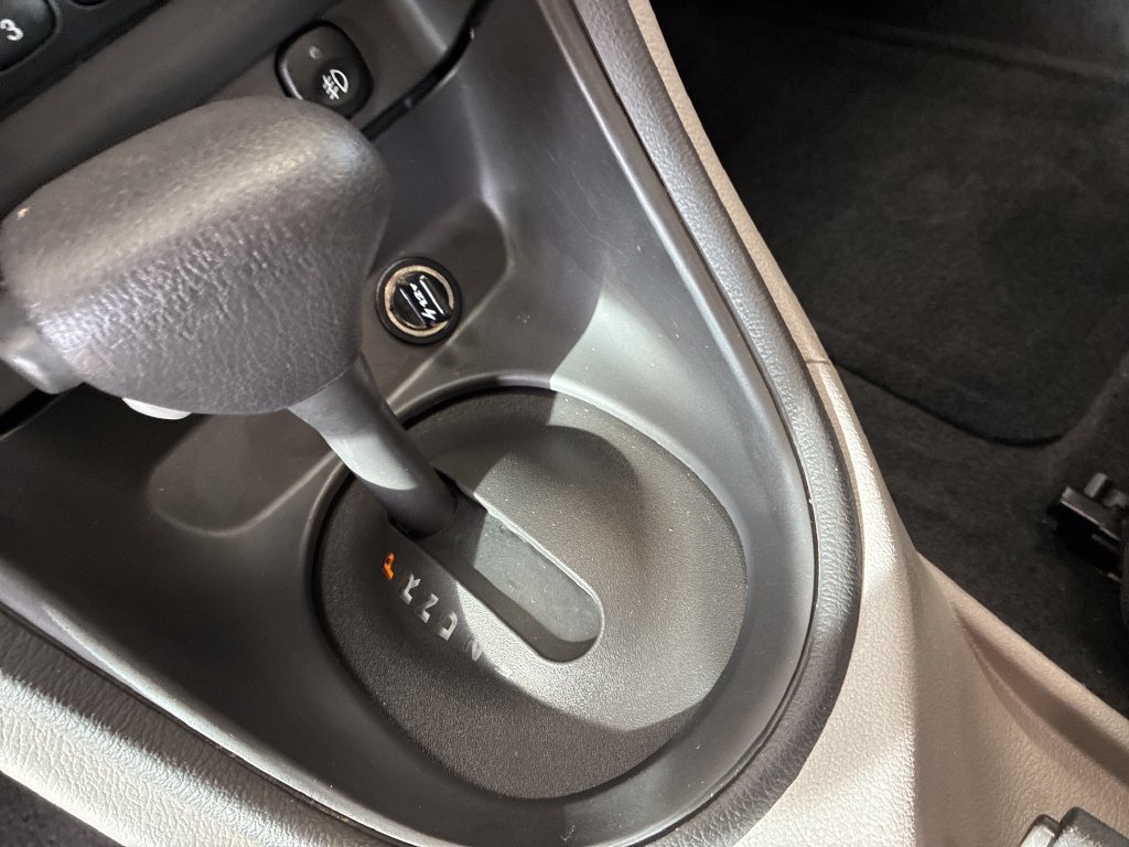 Used 2004 Ford Mustang GT RWD image 22
