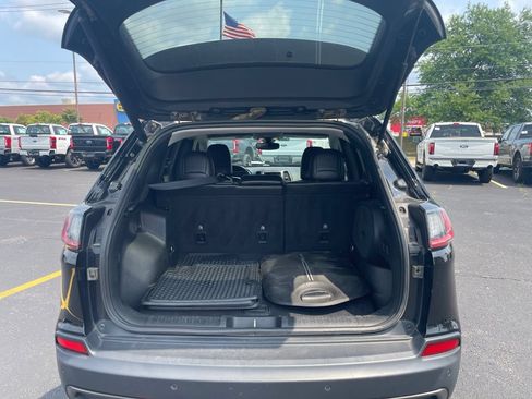 Used 2019 Jeep Cherokee Trailhawk AWD/4WD image 15
