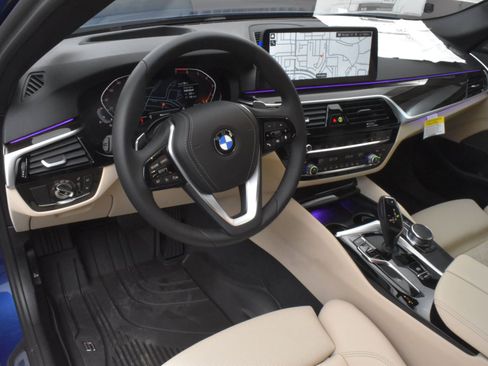 Used 2023 BMW 530i w/ Premium Package RWD image 19