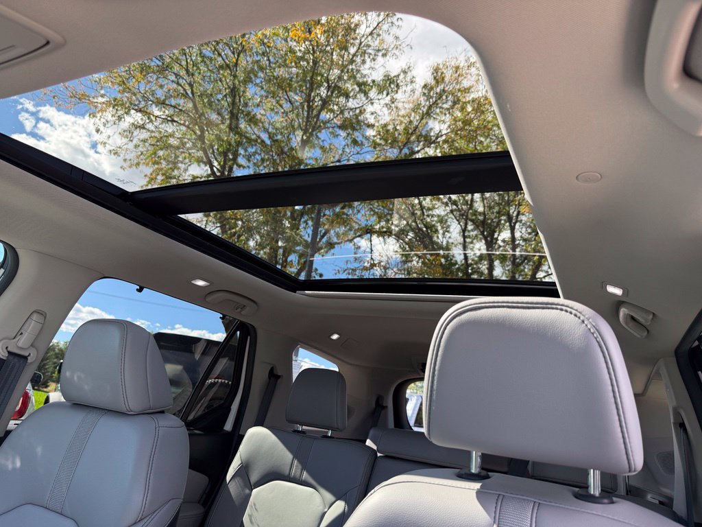 Used 2025 Honda Pilot Touring image 23