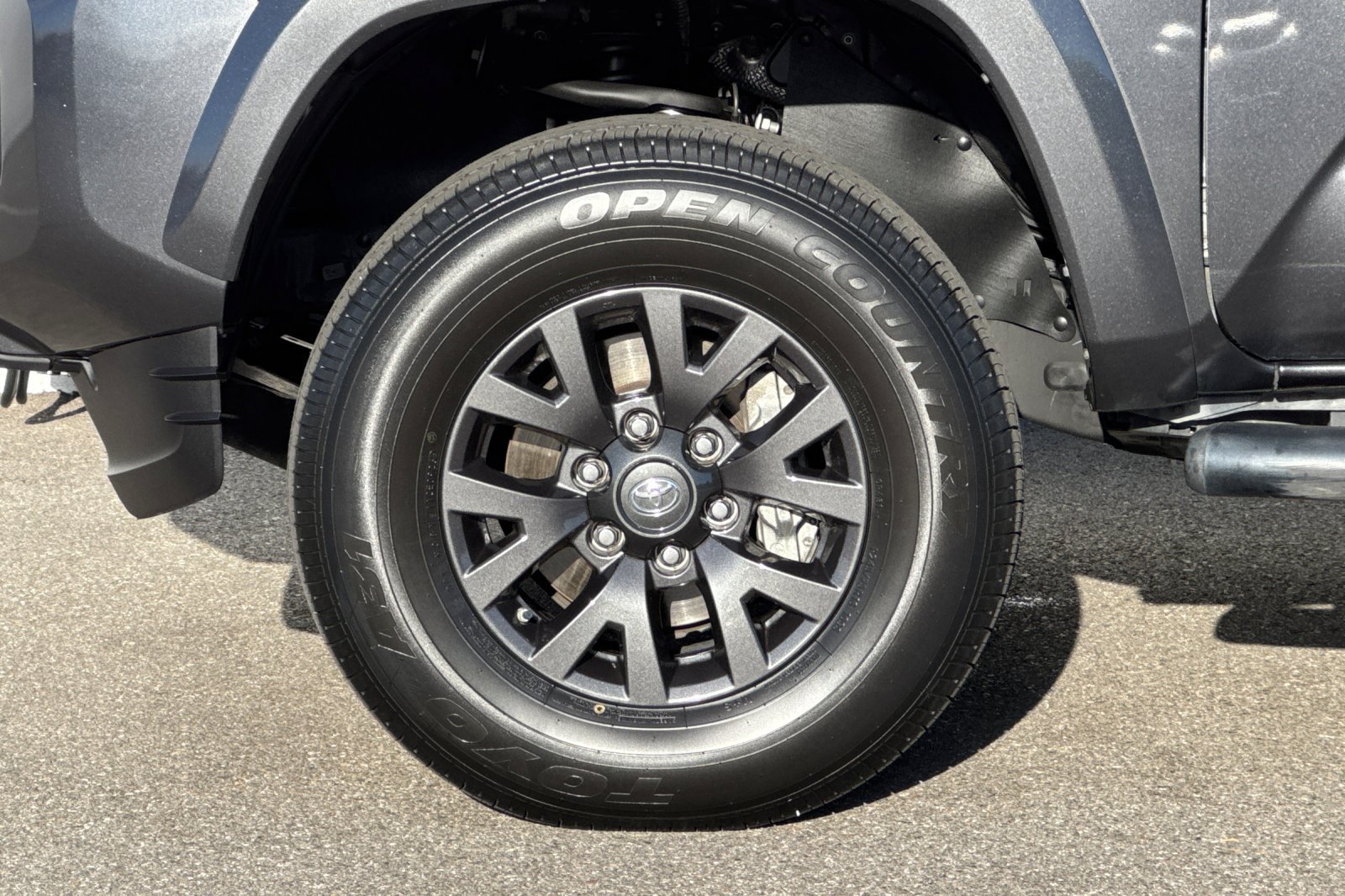 Used 2020 Toyota Tacoma SR5 RWD image 28