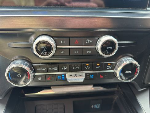 Used 2025 Ford F250 Lariat AWD/4WD image 3