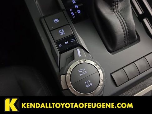 Certified 2025 Toyota Tacoma SR5 w/ SR5 Upgrade Package AWD/4WD image 17