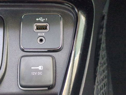 Used 2020 Jeep Compass Limited image 28