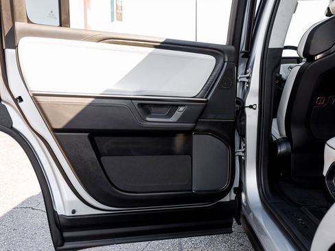 Used 2025 Rivian R1S Adventure image 30