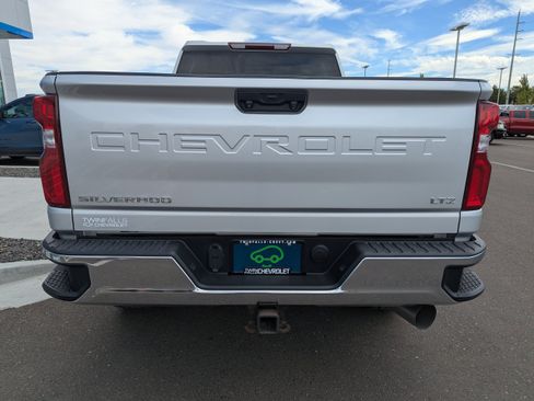Used 2022 Chevrolet Silverado 3500 LTZ AWD/4WD image 31