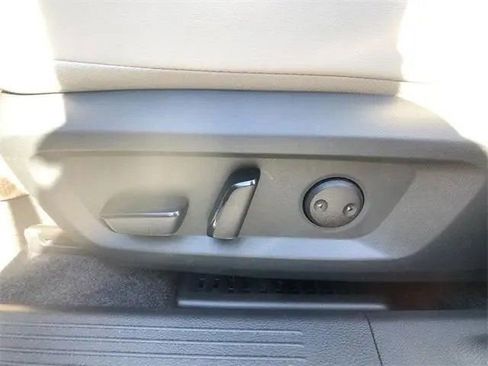 New 2026 Nissan Rogue SV w/ SV Premium Package AWD/4WD image 15