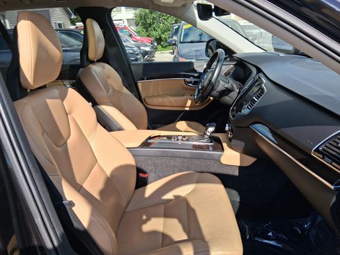 Used 2016 Volvo XC90 T6 Momentum w/ Protection Package Plus AWD/4WD image 22