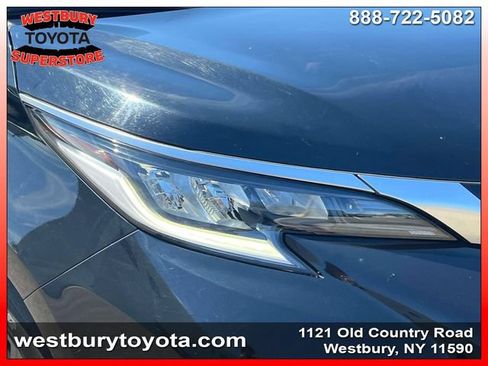 Used 2022 Toyota Sienna XSE w/ XSE Plus Package AWD/4WD image 12