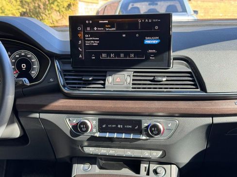 Used 2025 Audi Q5 2.0T Premium w/ Convenience Plus Package image 13