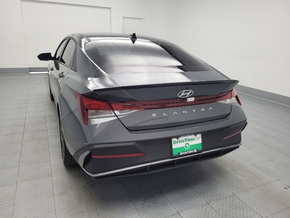 Used 2025 Hyundai Elantra Sport FWD image 6