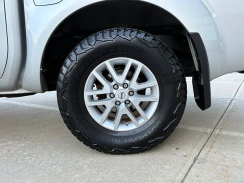 Used 2016 Nissan Frontier SV w/ SV Value Truck Package AWD/4WD image 27