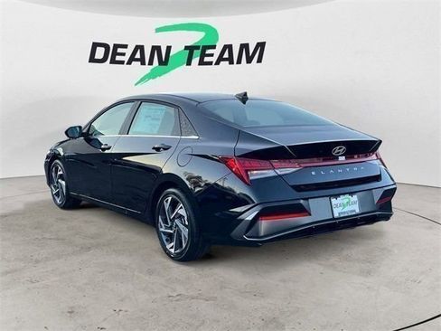 Certified 2025 Hyundai Elantra SEL w/ Cargo Package image 6