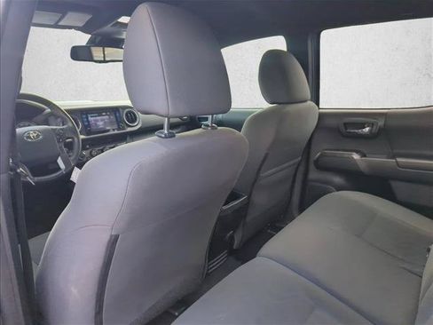 Certified 2019 Toyota Tacoma TRD Sport w/ Technology Package AWD/4WD image 19