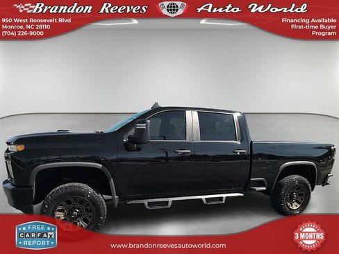 Used 2022 Chevrolet Silverado 2500 Custom w/ Custom Value Package image 8