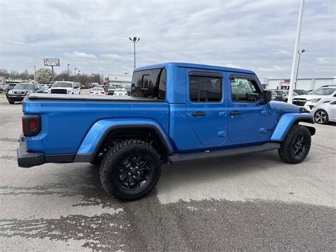 Used 2025 Jeep Gladiator Sport image 2